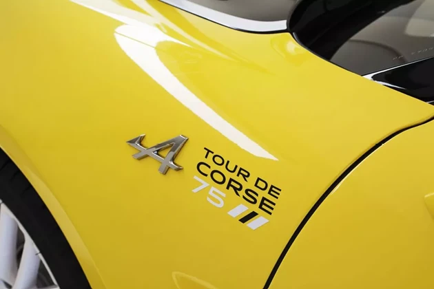 Black Boomerang headlamps